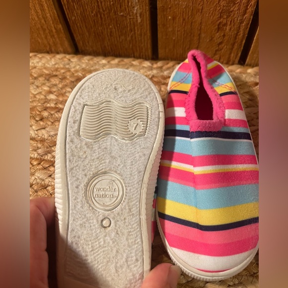 2 Pairs of Girls Water Shoes Sz 7-8 - Picture 6 of 7